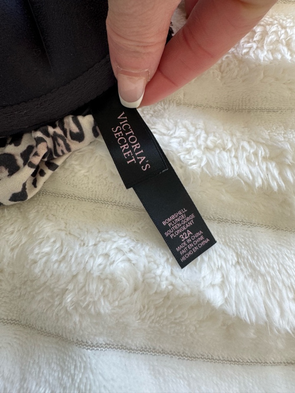 Victoria's Secret Leopard Print Push-Up Bra - Black & Cream - Picture 4 of 4